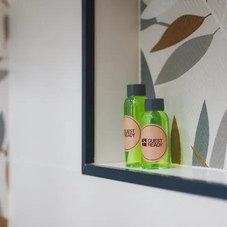 Guestready - Modern Charm In 세투발