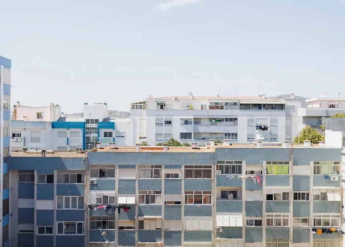 Guestready - Modern Charm In Apartment Setubal